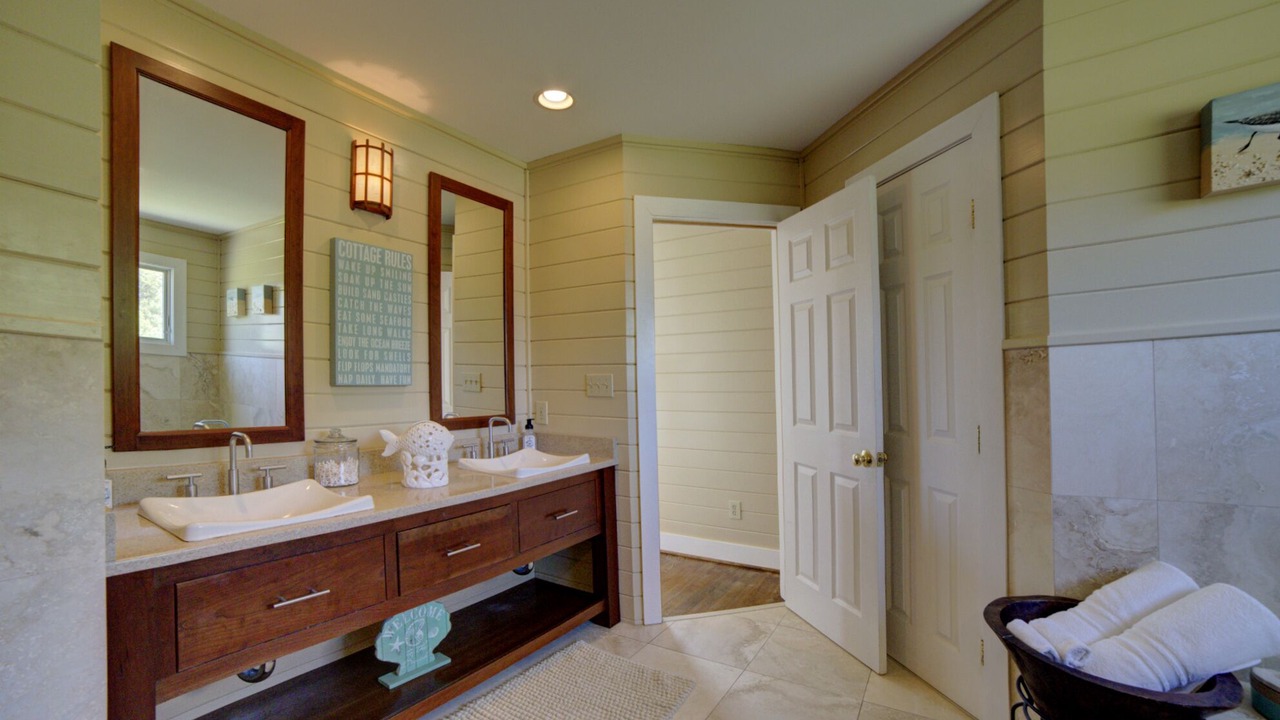 Photo of Bathroom in Schley