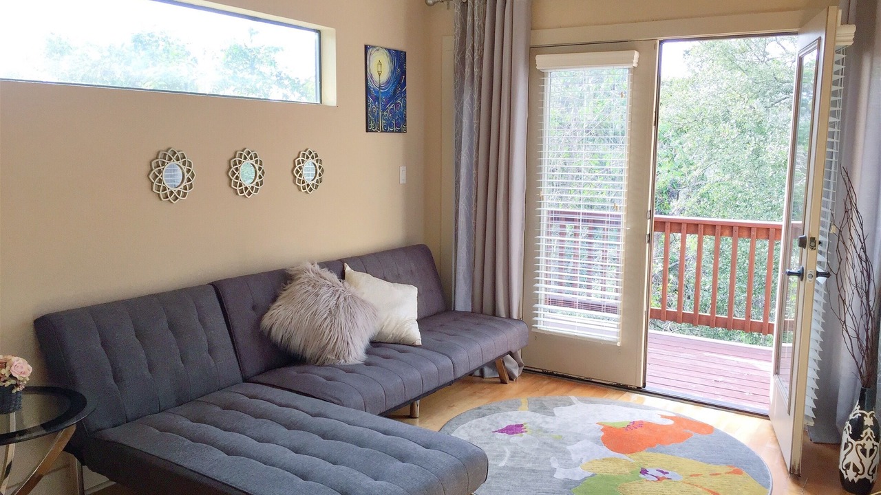Photo of Livingroom in MLK
