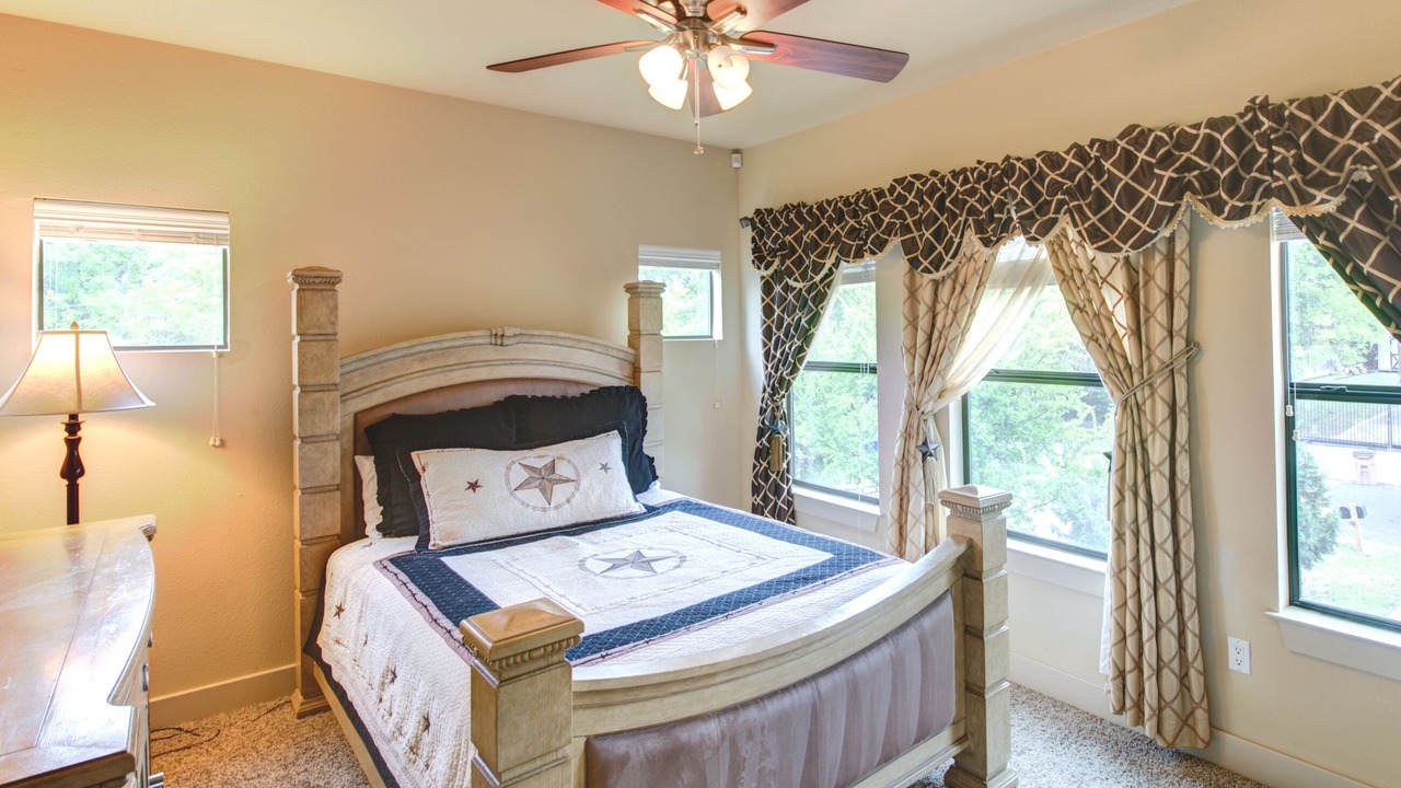 Photo of Bedroom in MLK