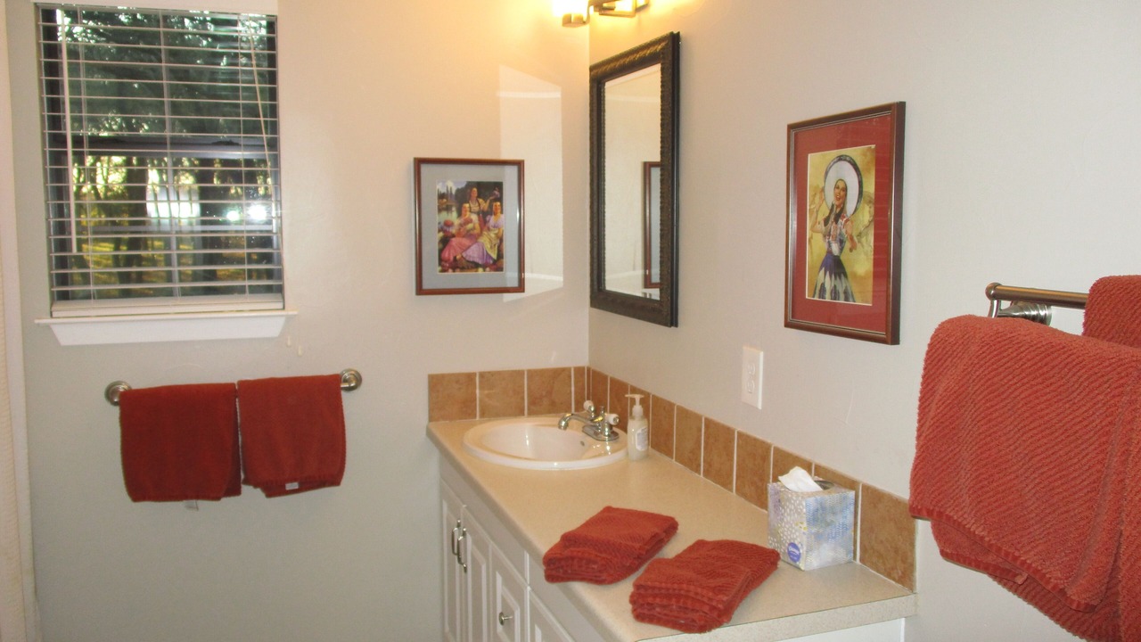 Photo of Bathroom in San Leanna