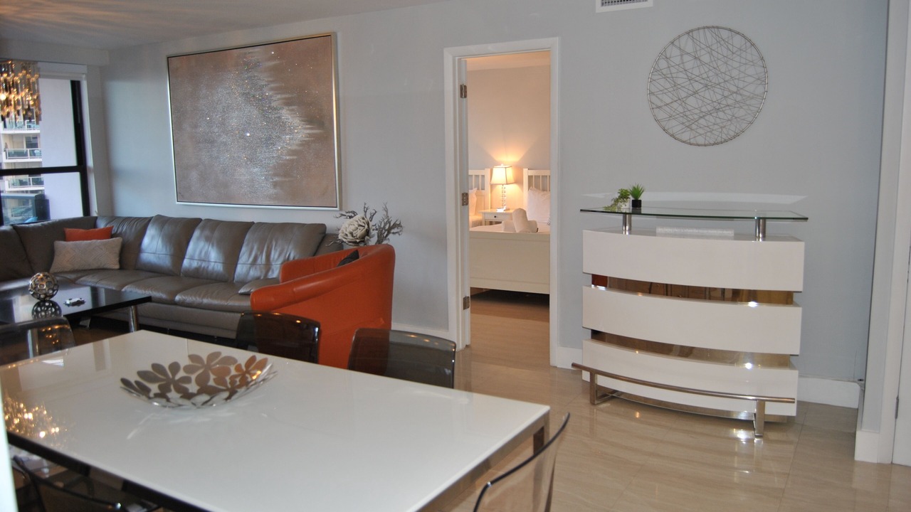 Photo of Livingroom in Mid Beach