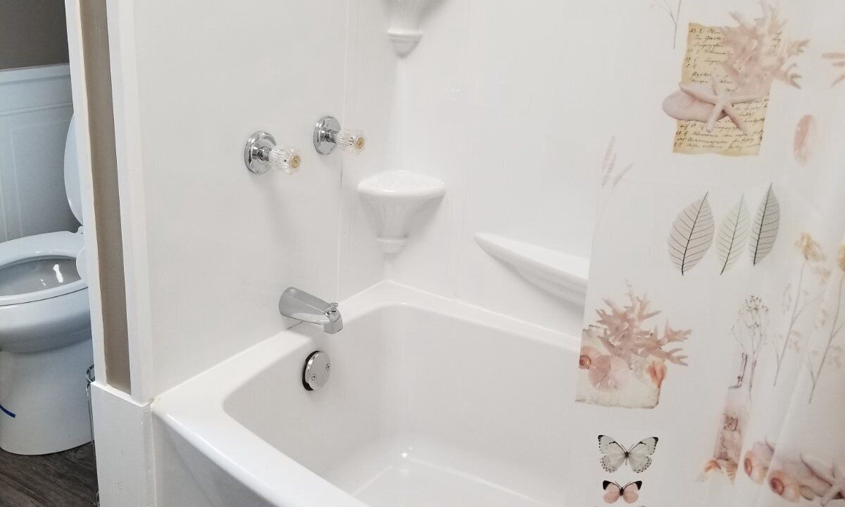 Photo of Bathroom in Downtown Niagara Falls