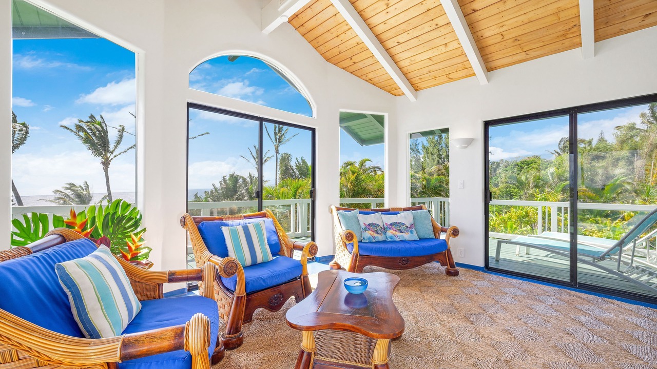 Photo of Livingroom in Haiku