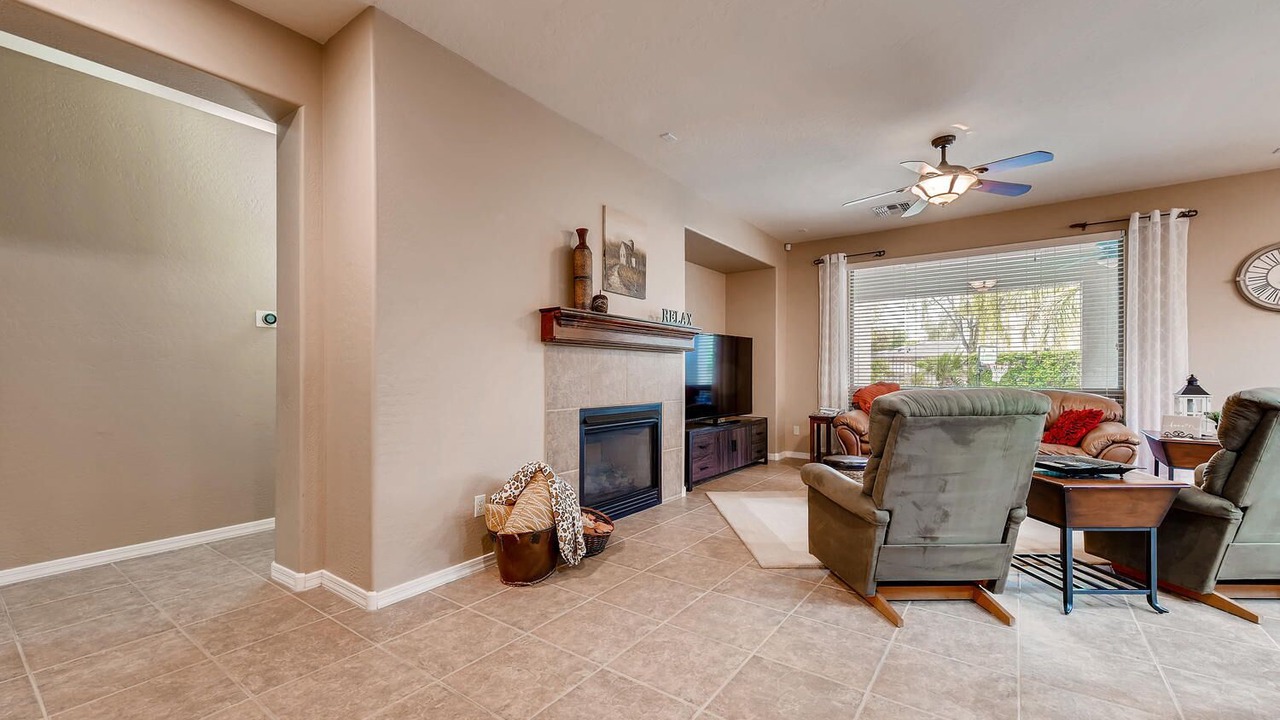 Photo of Livingroom in Power Ranch