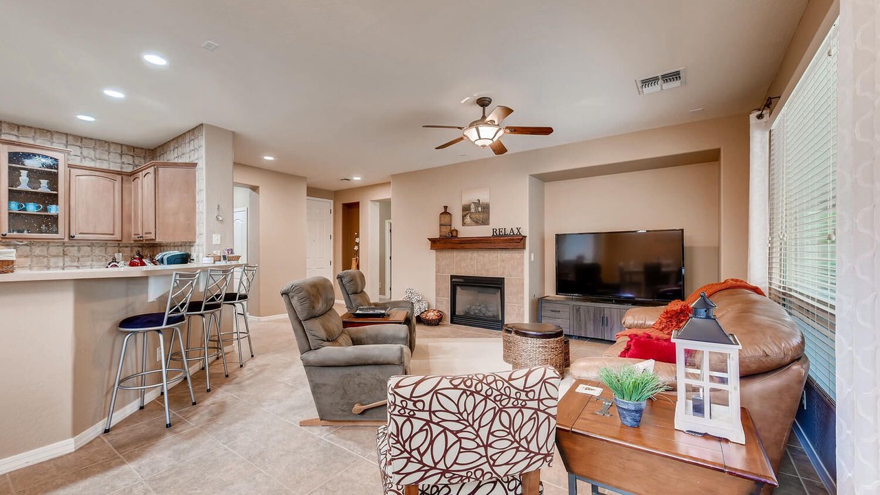 Photo of Livingroom in Power Ranch