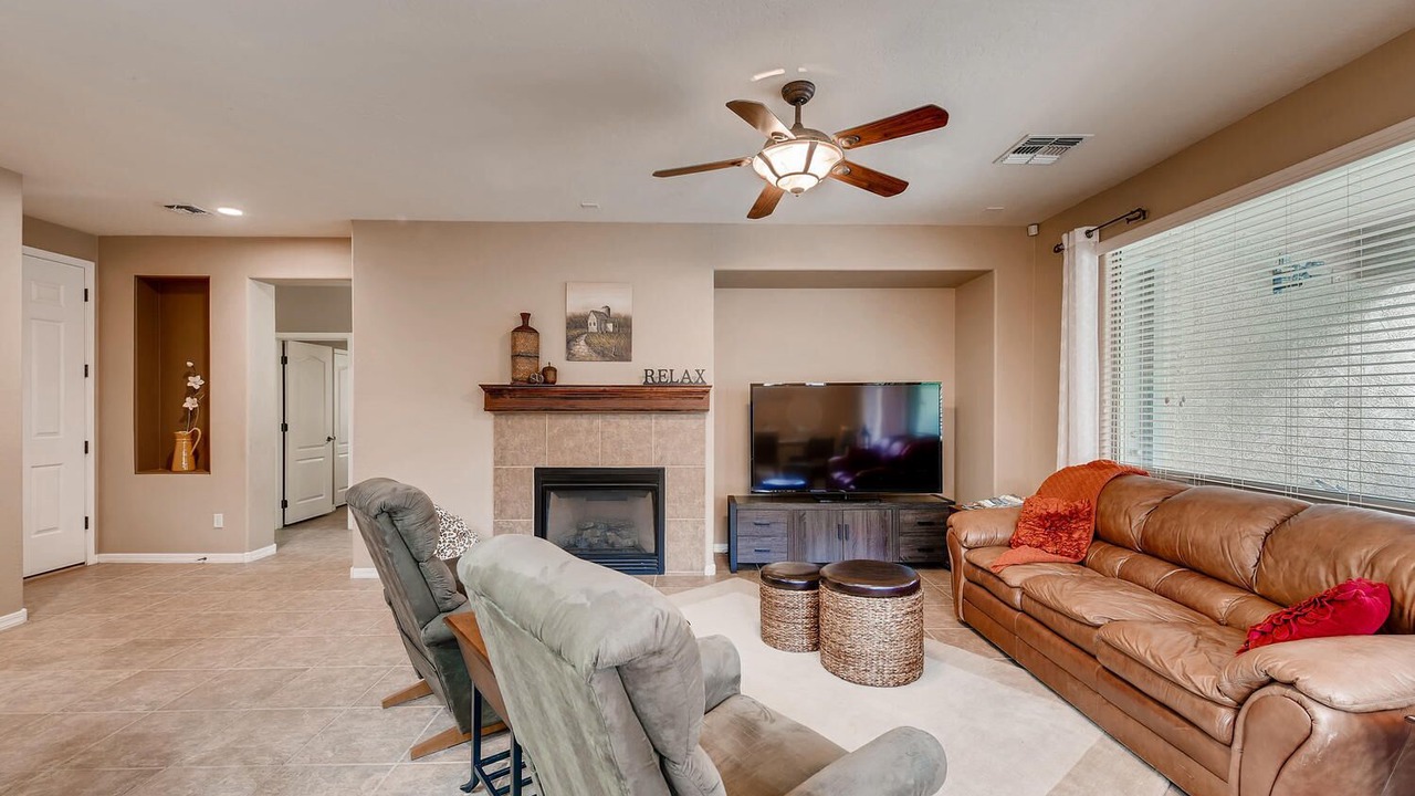 Photo of Livingroom in Power Ranch