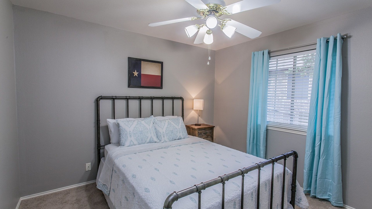 Photo of Bedroom in North Buttercup Creek