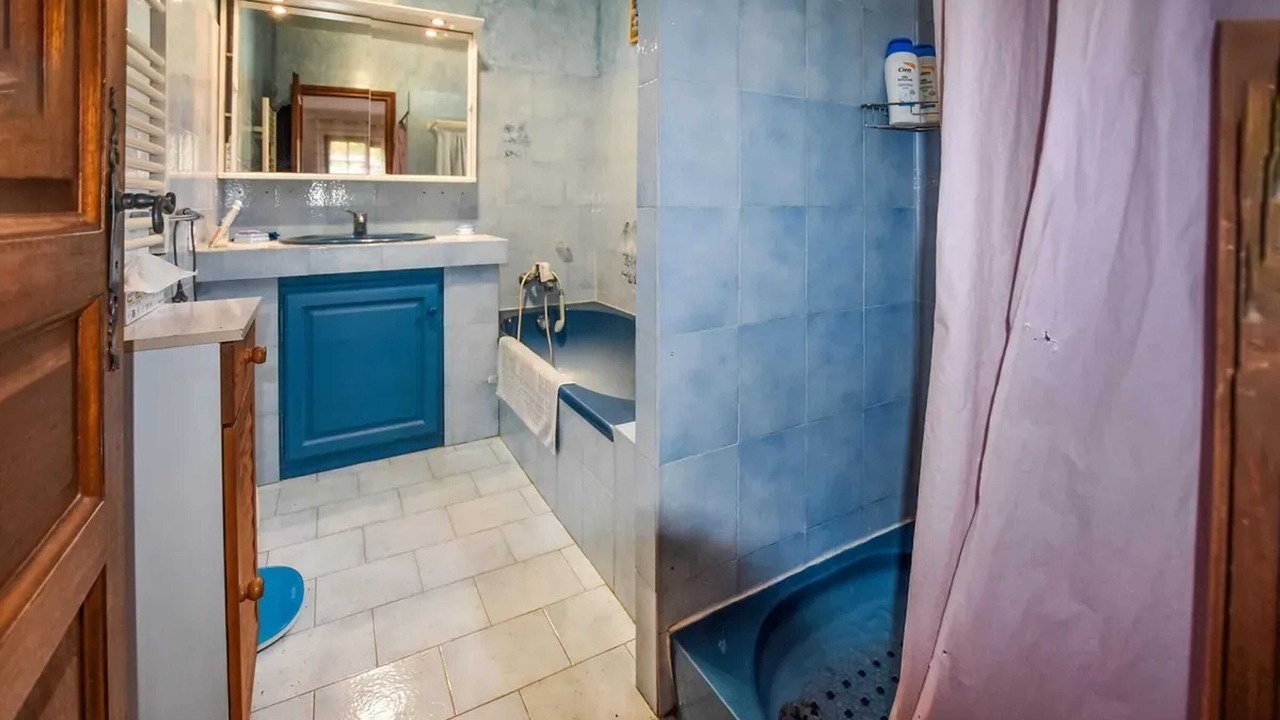 Photo of Bathroom in Loriol-du-Comtat