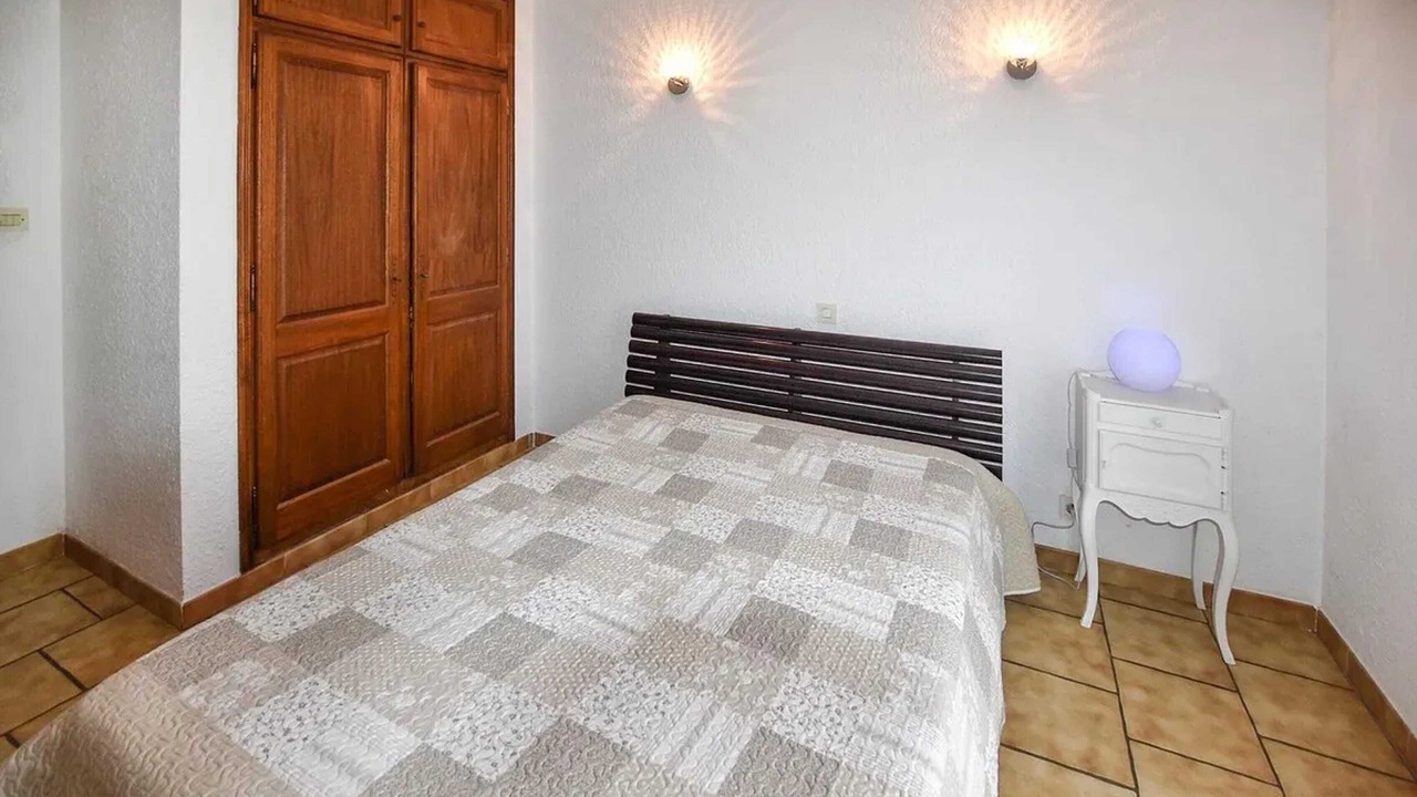 Photo of Bedroom in Loriol-du-Comtat