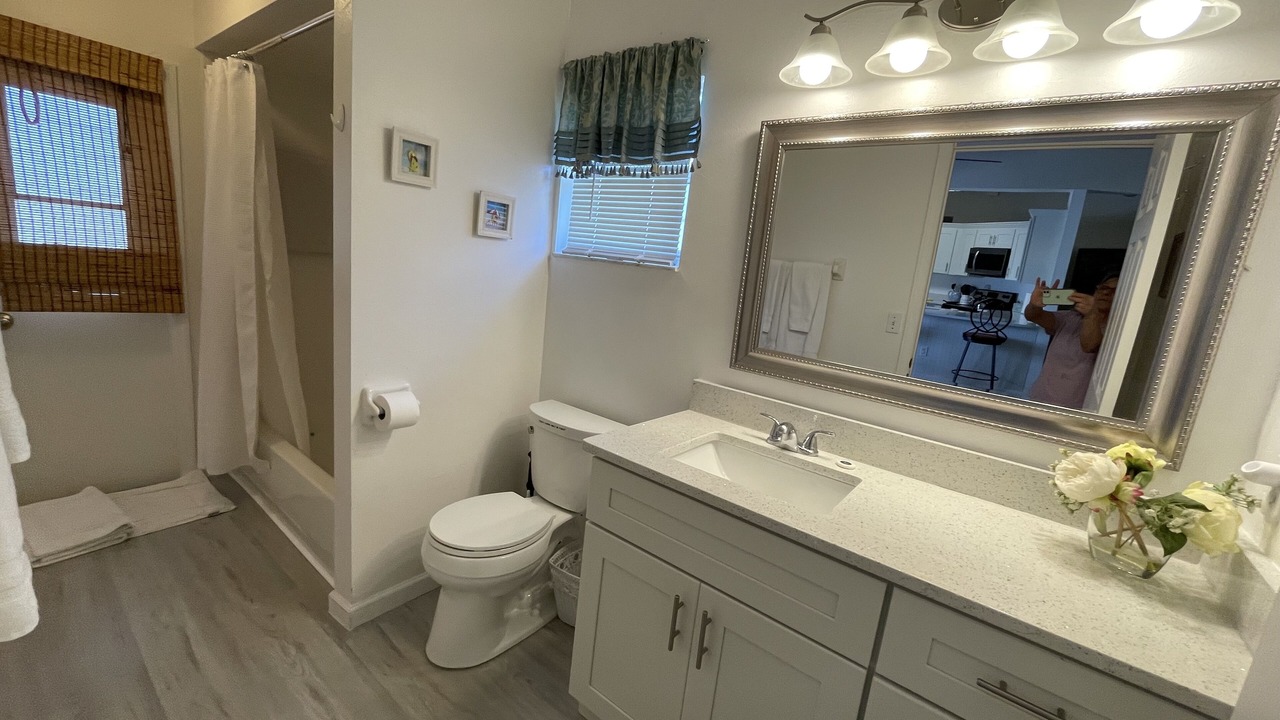 Photo of Bathroom in Crescent Lakes