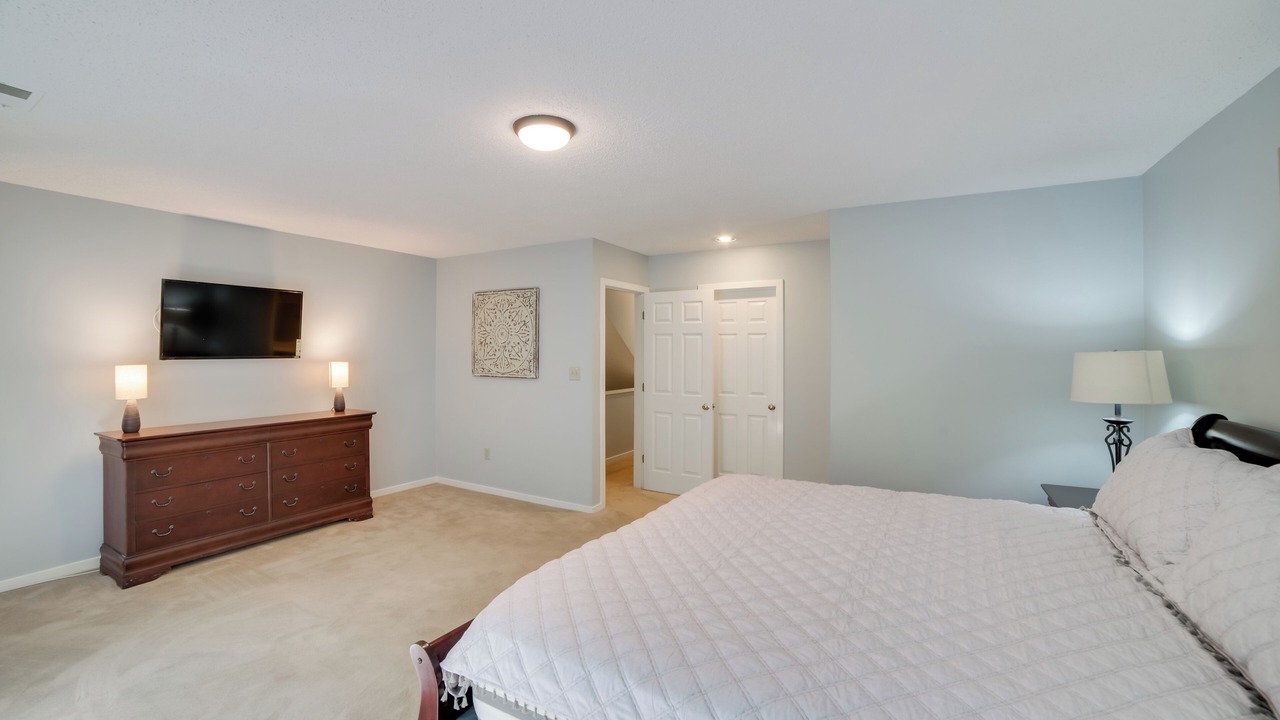 Photo of Bedroom in Roseland