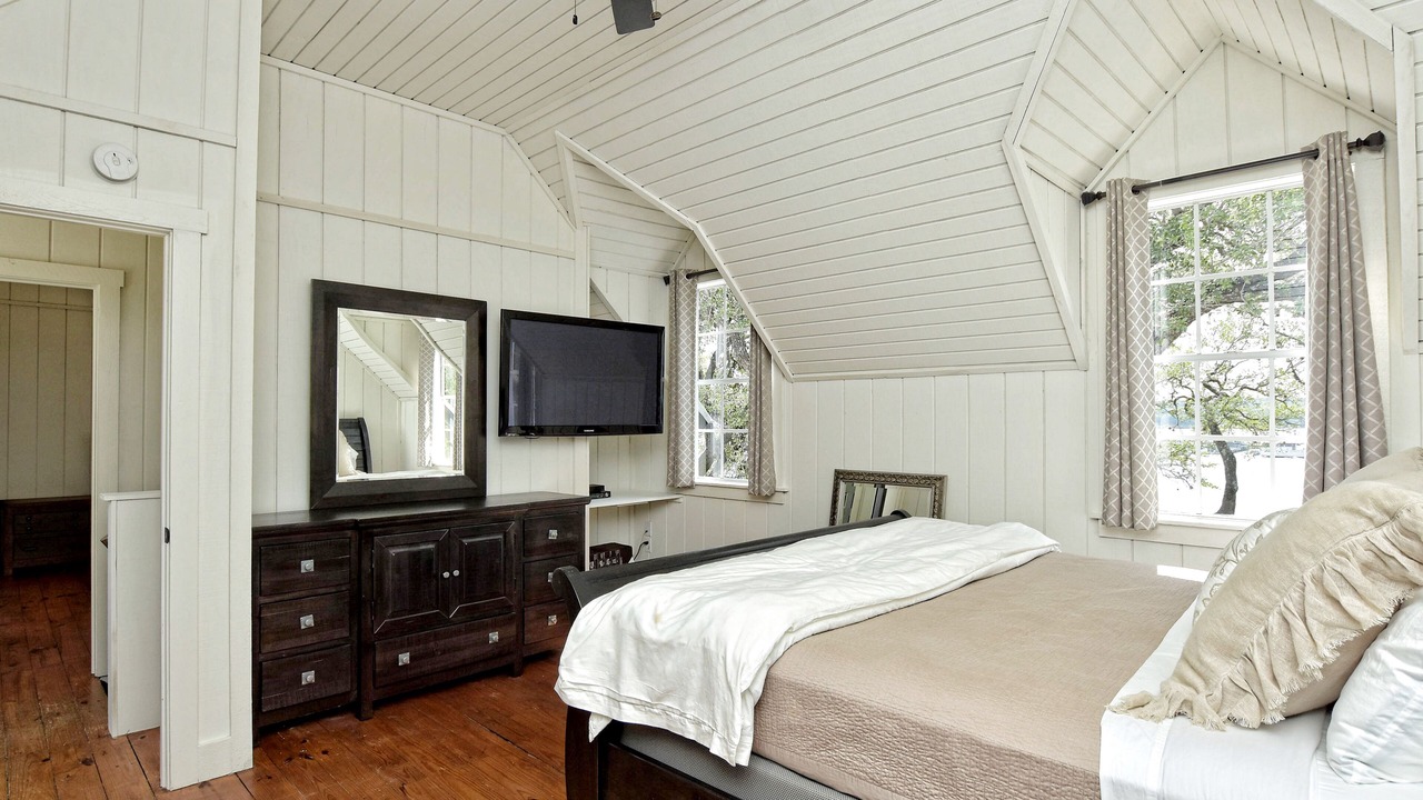Photo of Bedroom in Rocky Ridge