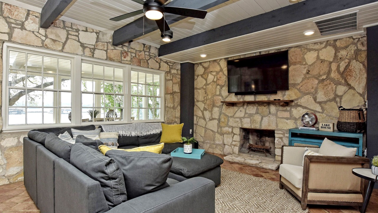 Photo of Livingroom in Rocky Ridge
