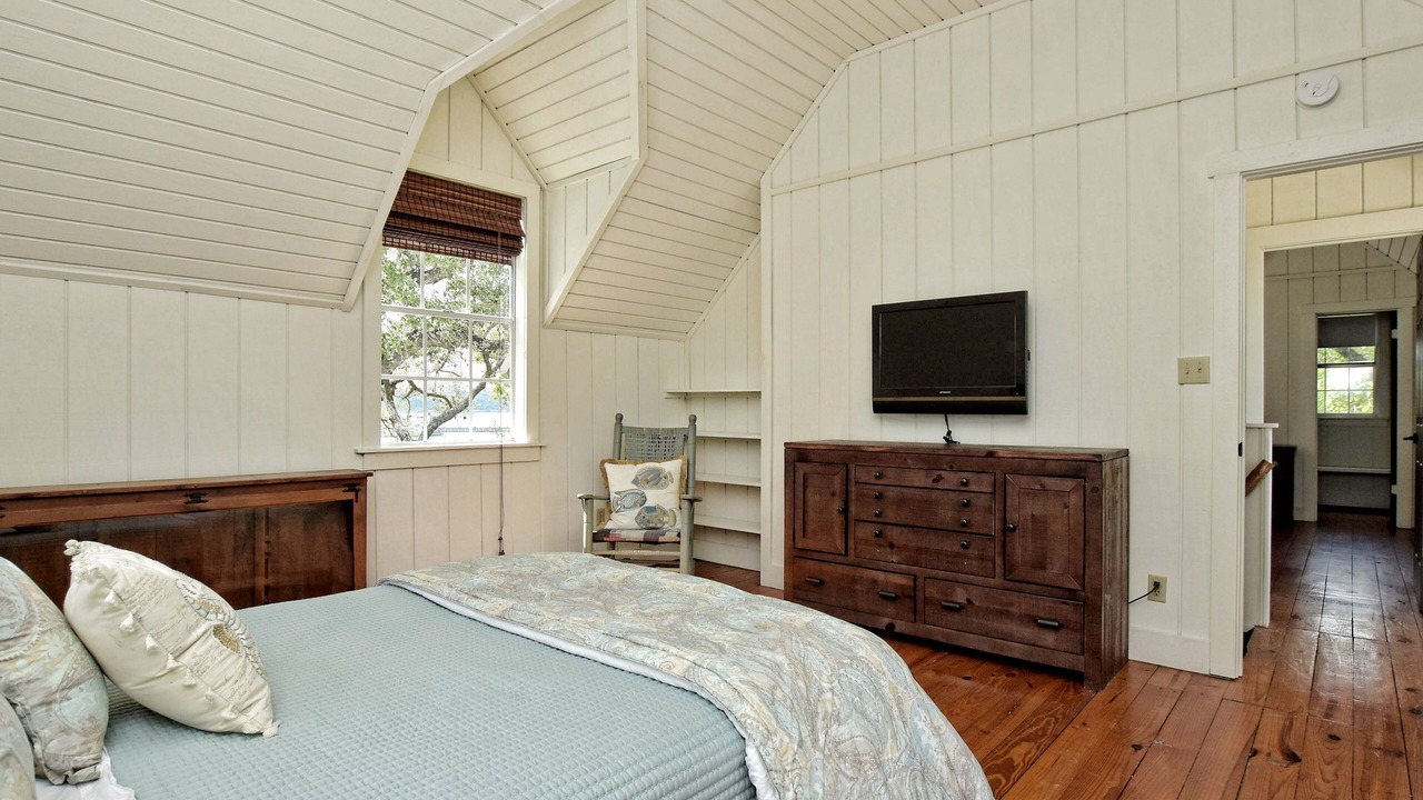 Photo of Bedroom in Rocky Ridge