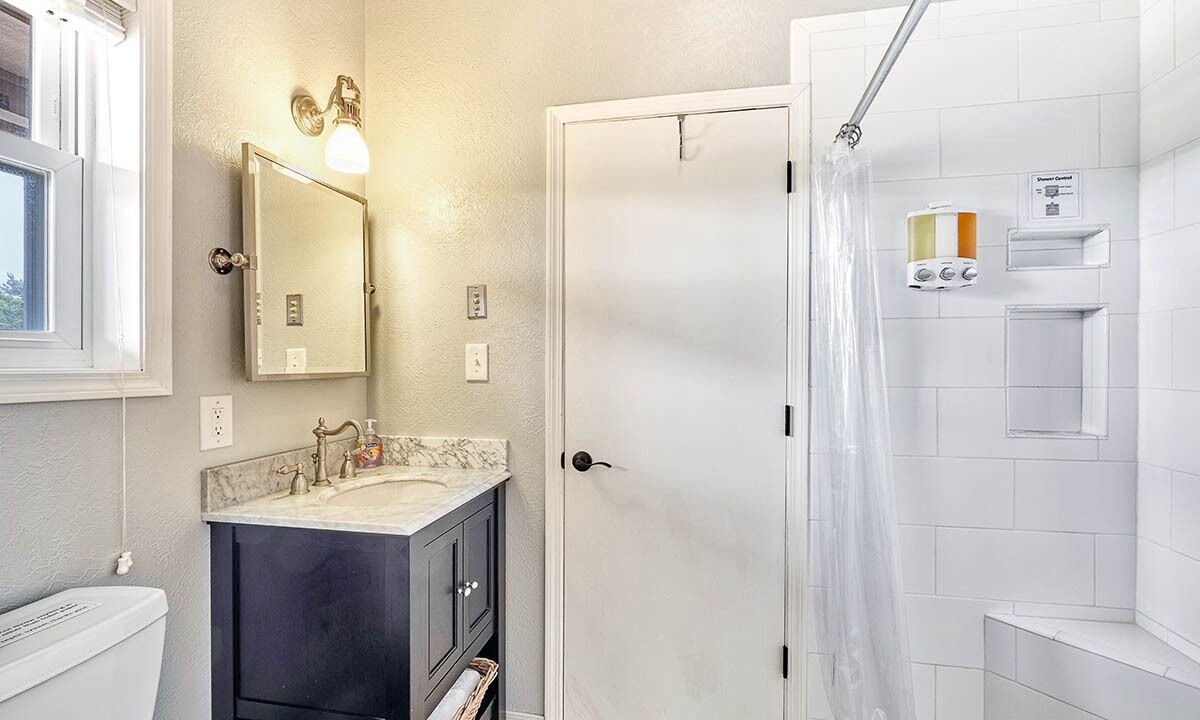 Photo of Bathroom in Ocean Park