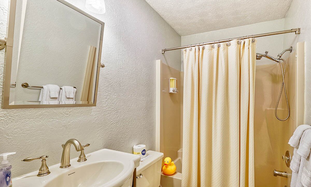 Photo of Bathroom in Ocean Park