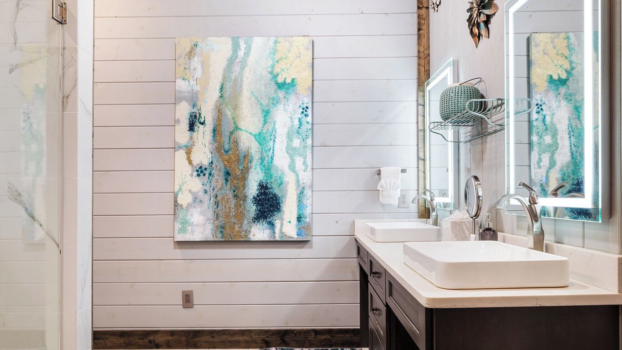 Photo of Bathroom in Hochatown