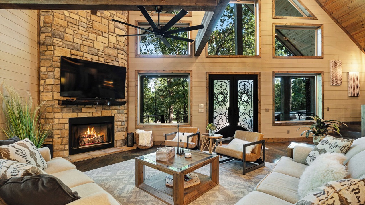 Photo of Livingroom in Hochatown