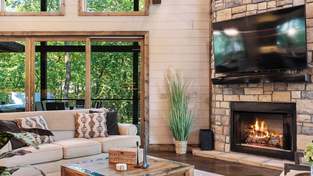 Photo of Livingroom in Hochatown