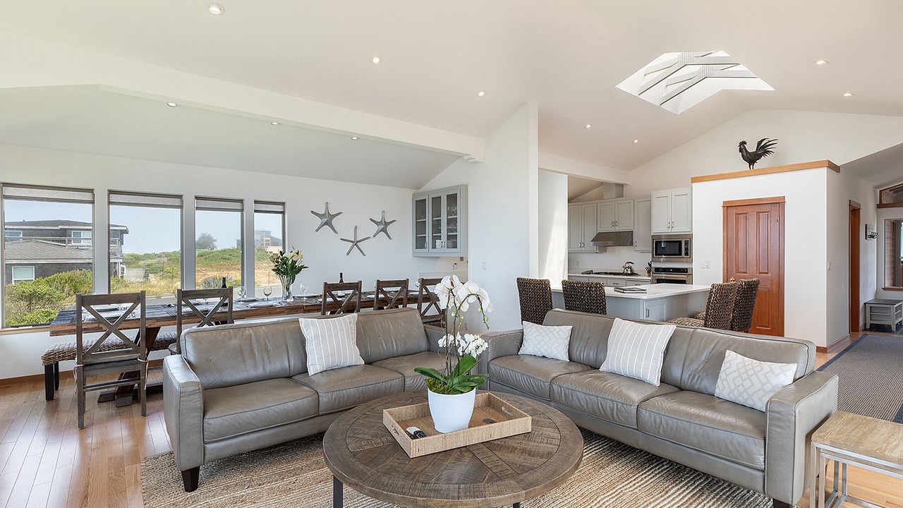 Photo of Livingroom in Dillon Beach