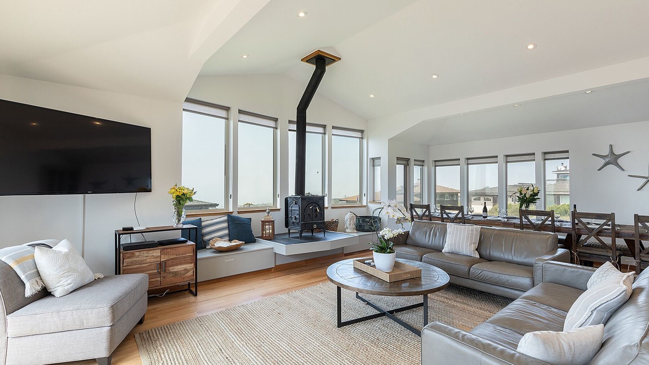 Photo of Livingroom in Dillon Beach