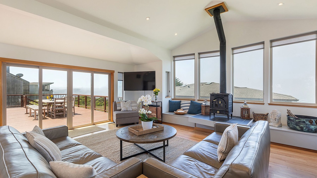 Photo of Livingroom in Dillon Beach