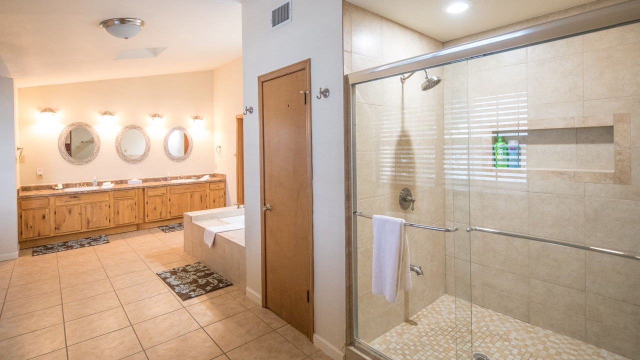 Photo of Bathroom in Canyon Lake