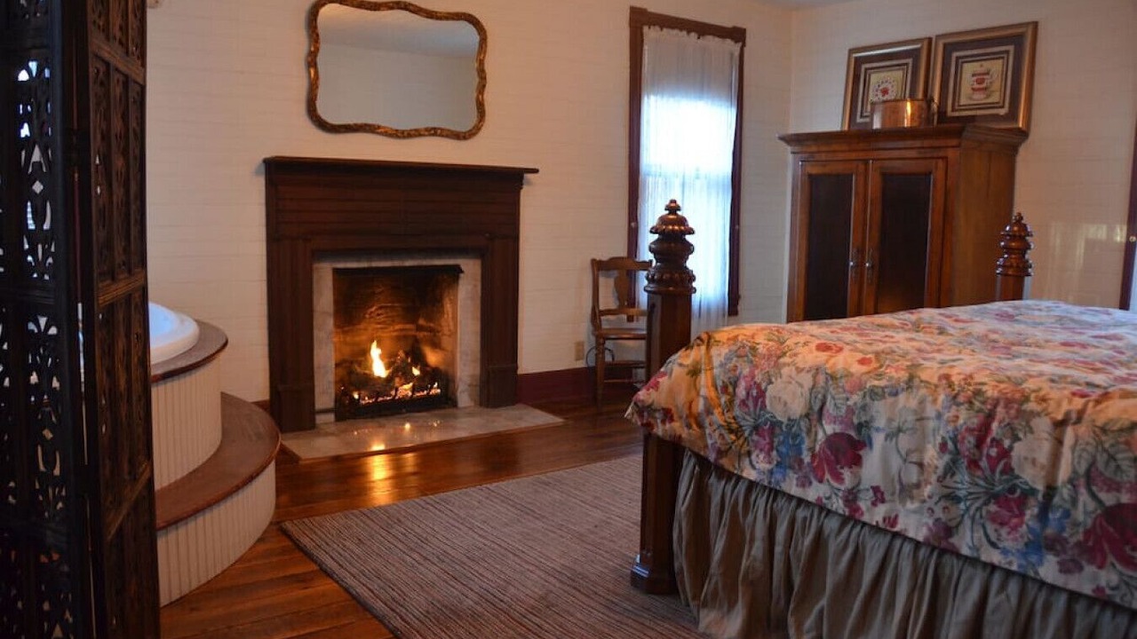 Photo of Livingroom in Weaverville