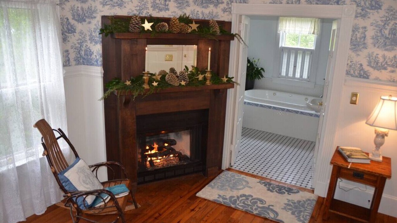 Photo of Bedroom in Weaverville