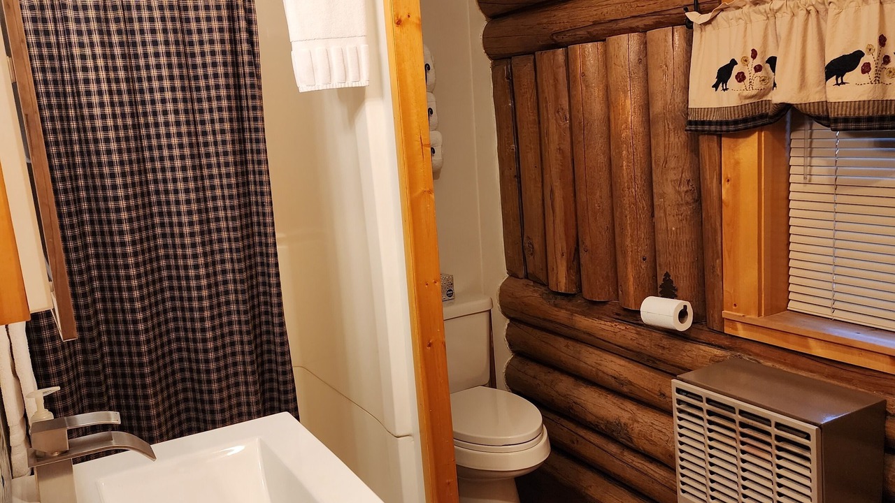 Photo of Bathroom in West Yellowstone