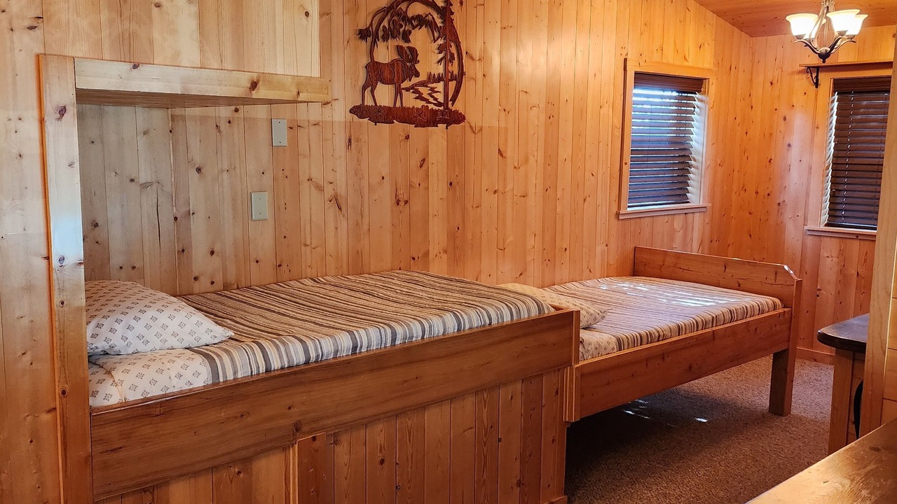 Photo of Bedroom in West Yellowstone