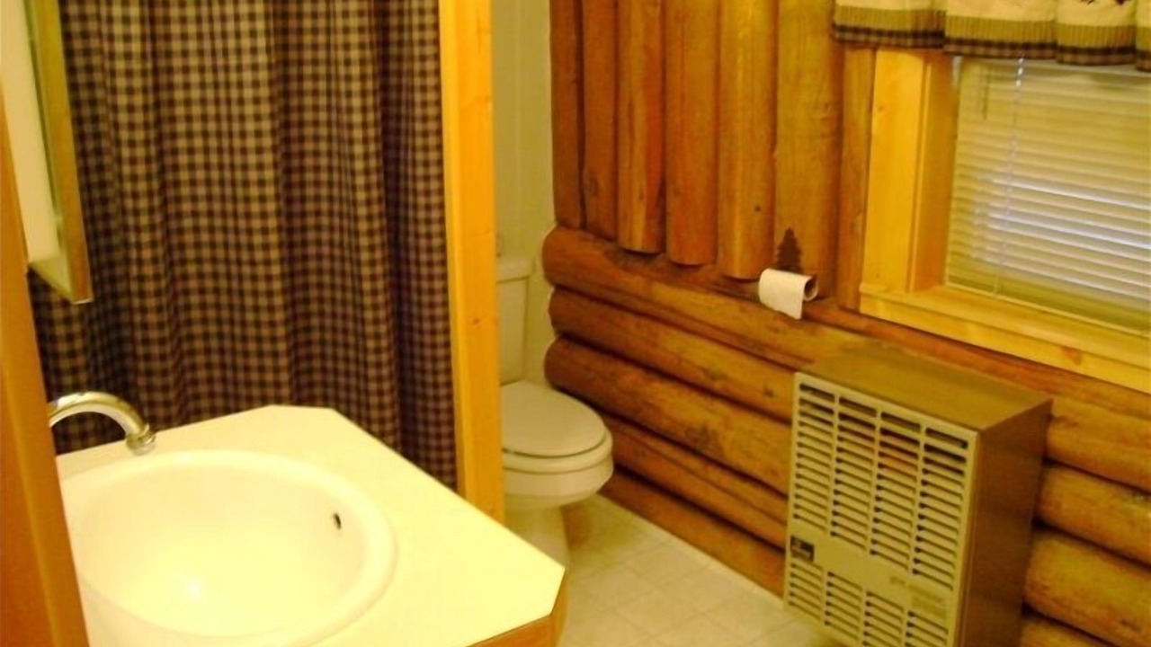 Photo of Bathroom in West Yellowstone