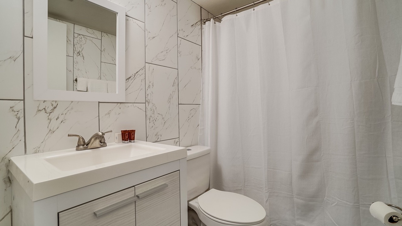 Photo of Bathroom in Entertainment District