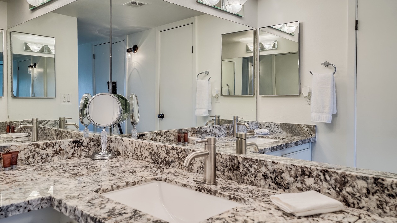 Photo of Bathroom in Entertainment District