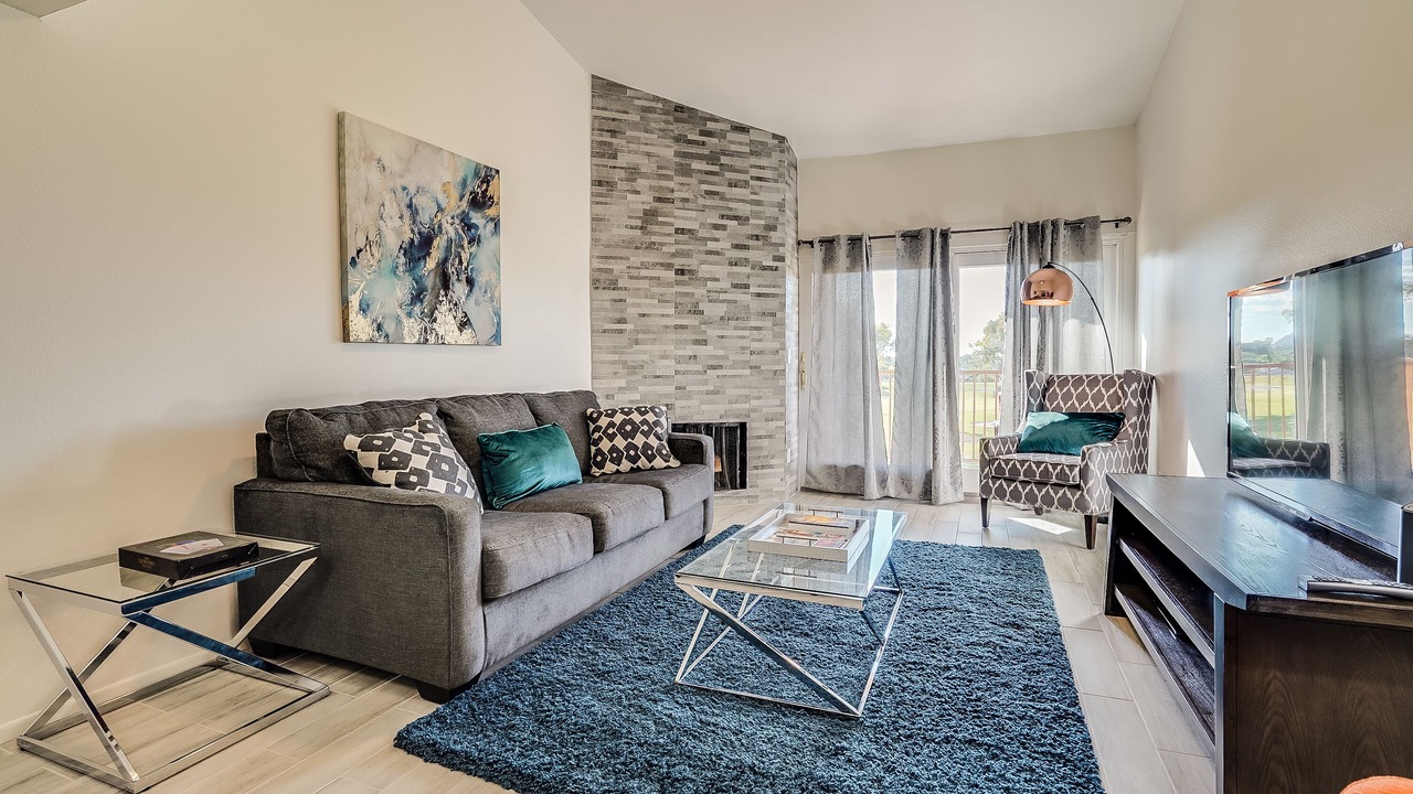 Photo of Livingroom in Entertainment District