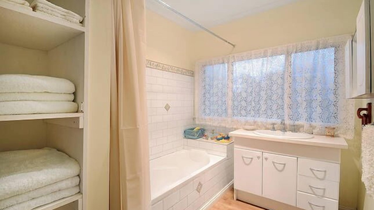 Photo of Bathroom in Emerald