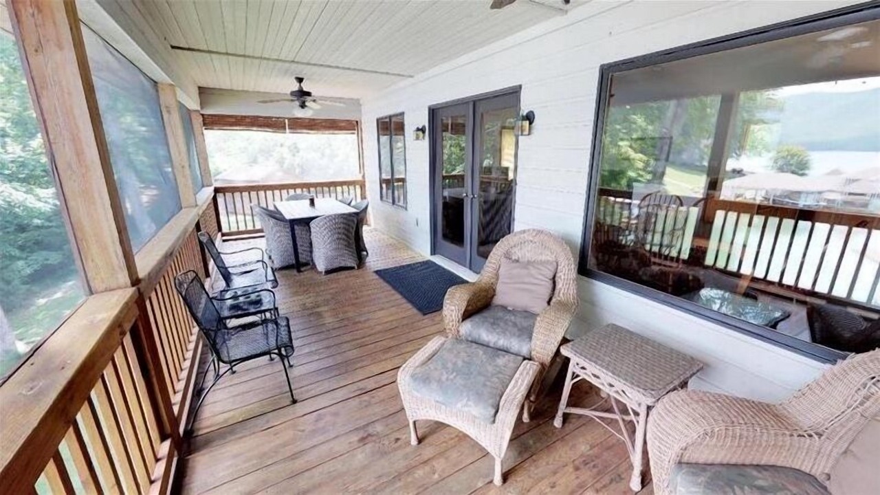 Photo of Outdoor in Huddleston