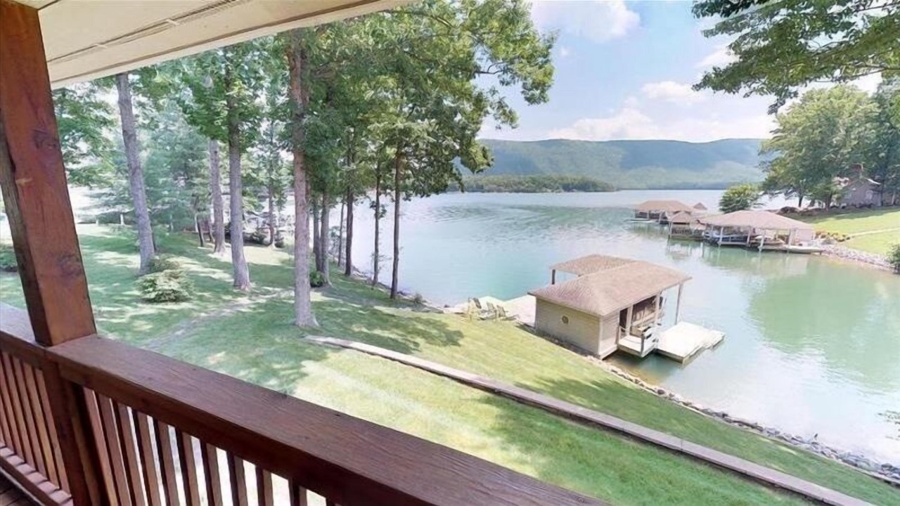 Photo of Outdoor in Huddleston