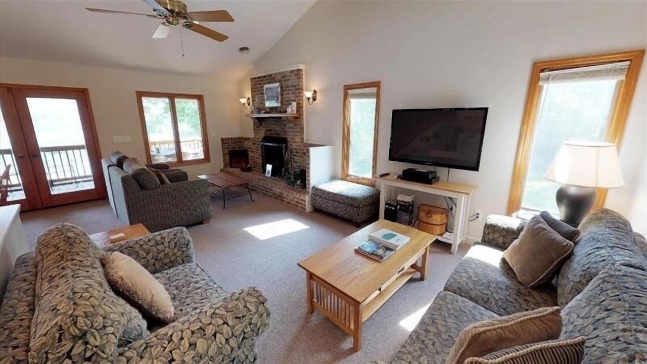 Photo of Livingroom in Huddleston