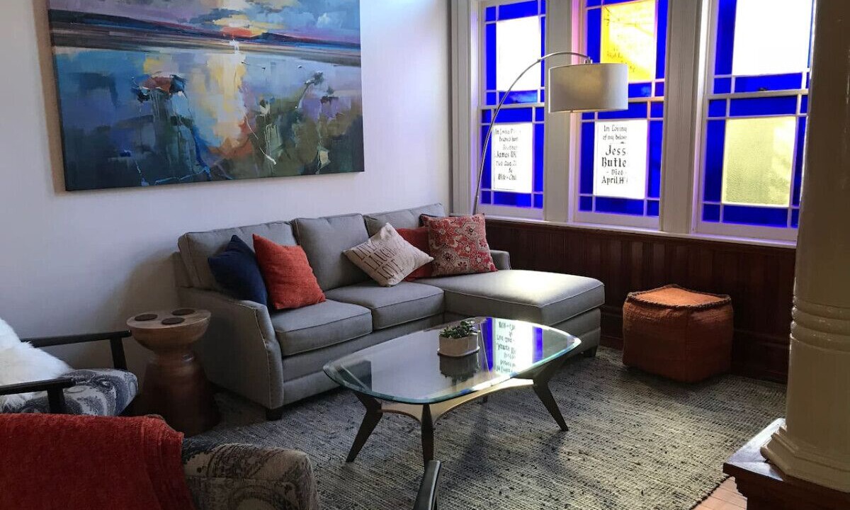 Photo of Livingroom in Savannah Victorian District