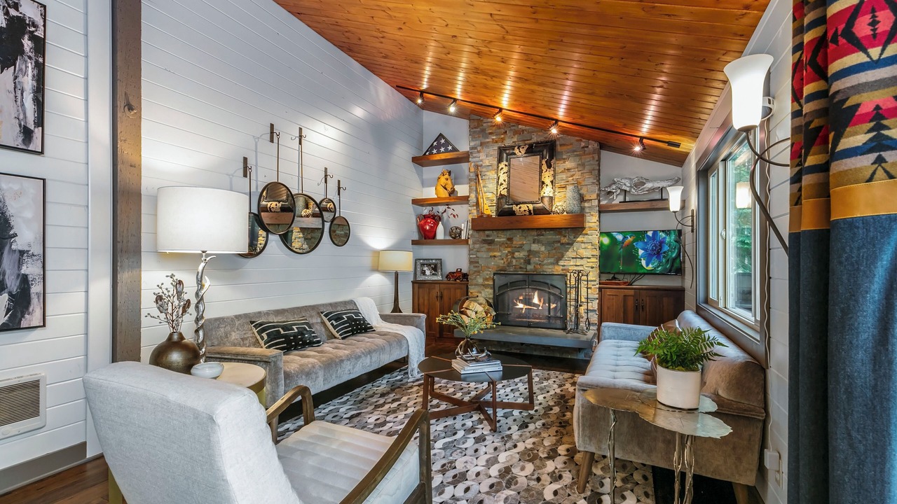 Photo of Livingroom in Black Butte Ranch