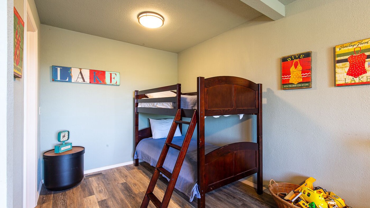 Photo of Bedroom in Pettit