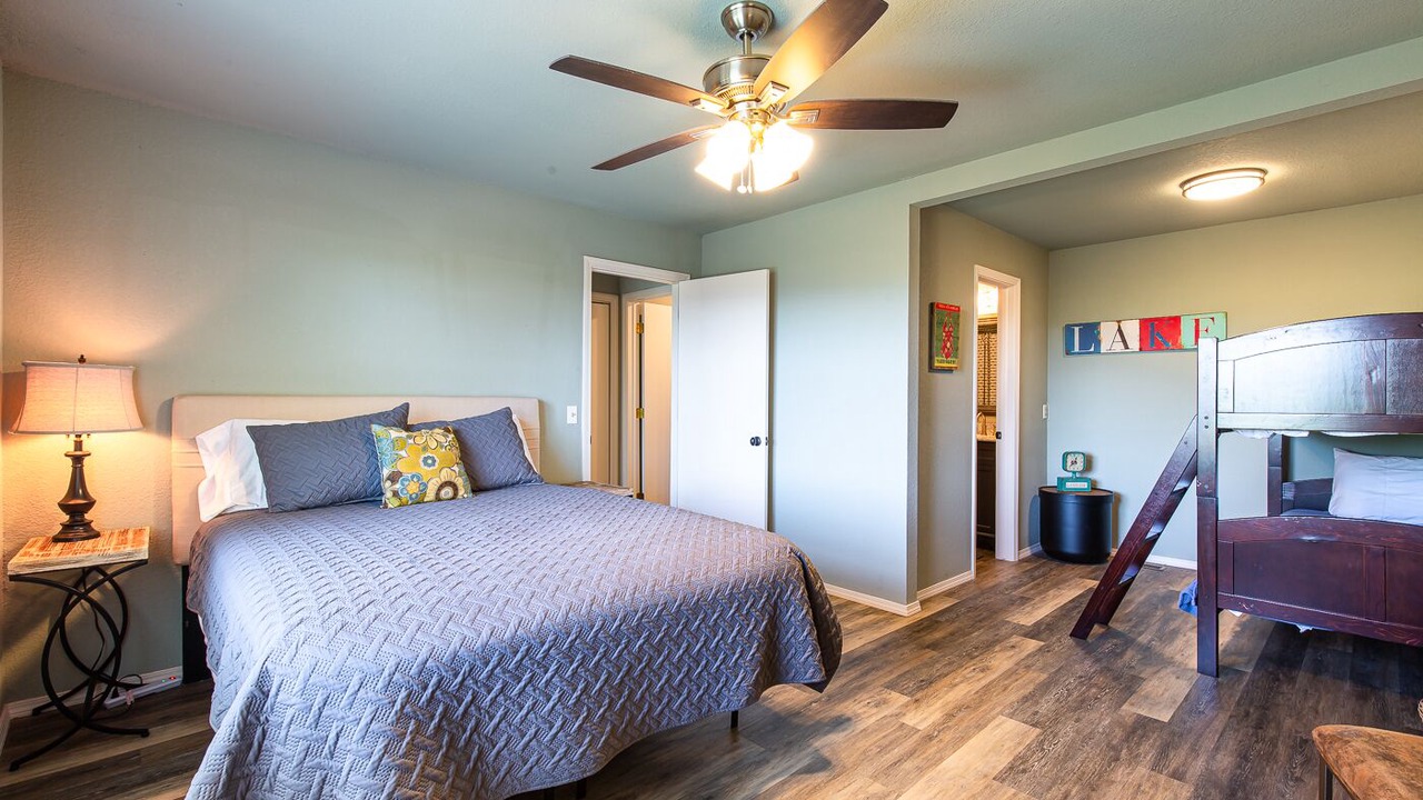 Photo of Bedroom in Pettit