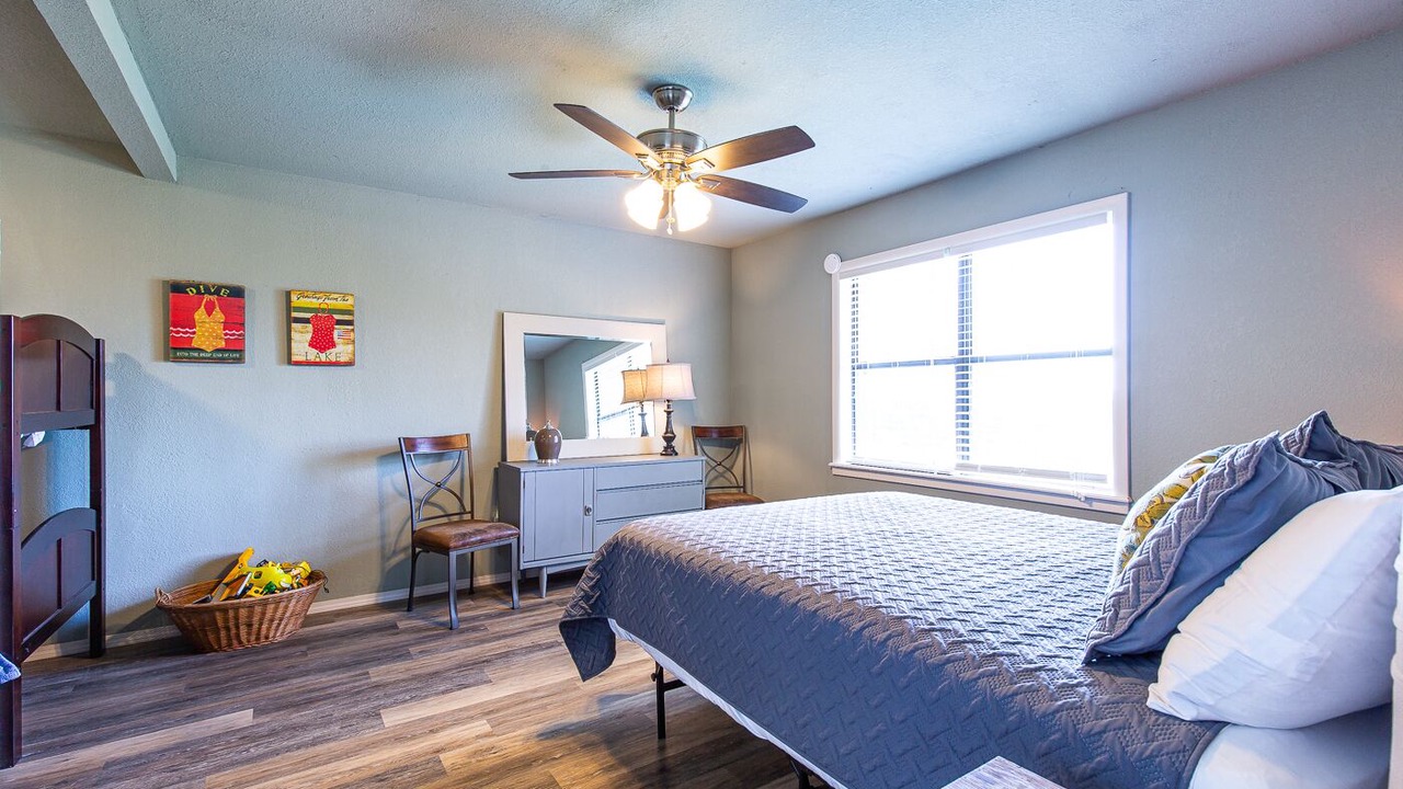 Photo of Bedroom in Pettit