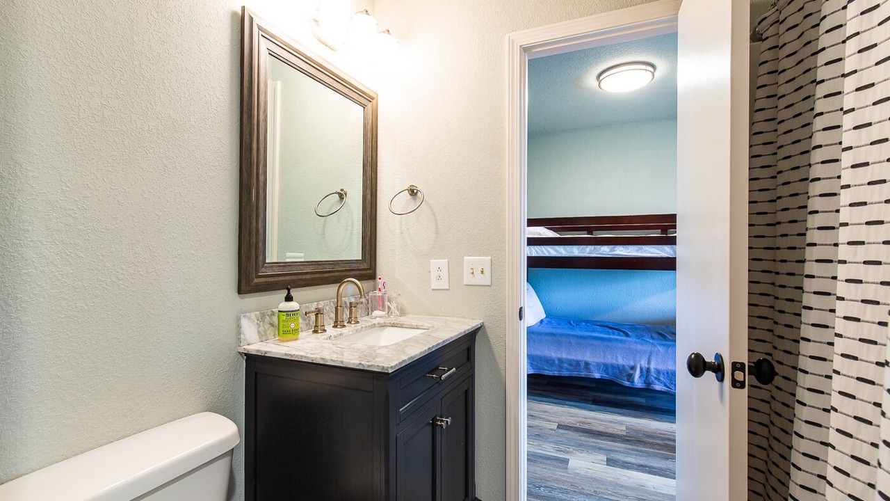 Photo of Bathroom in Pettit