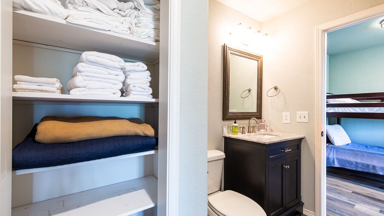 Photo of Bathroom in Pettit