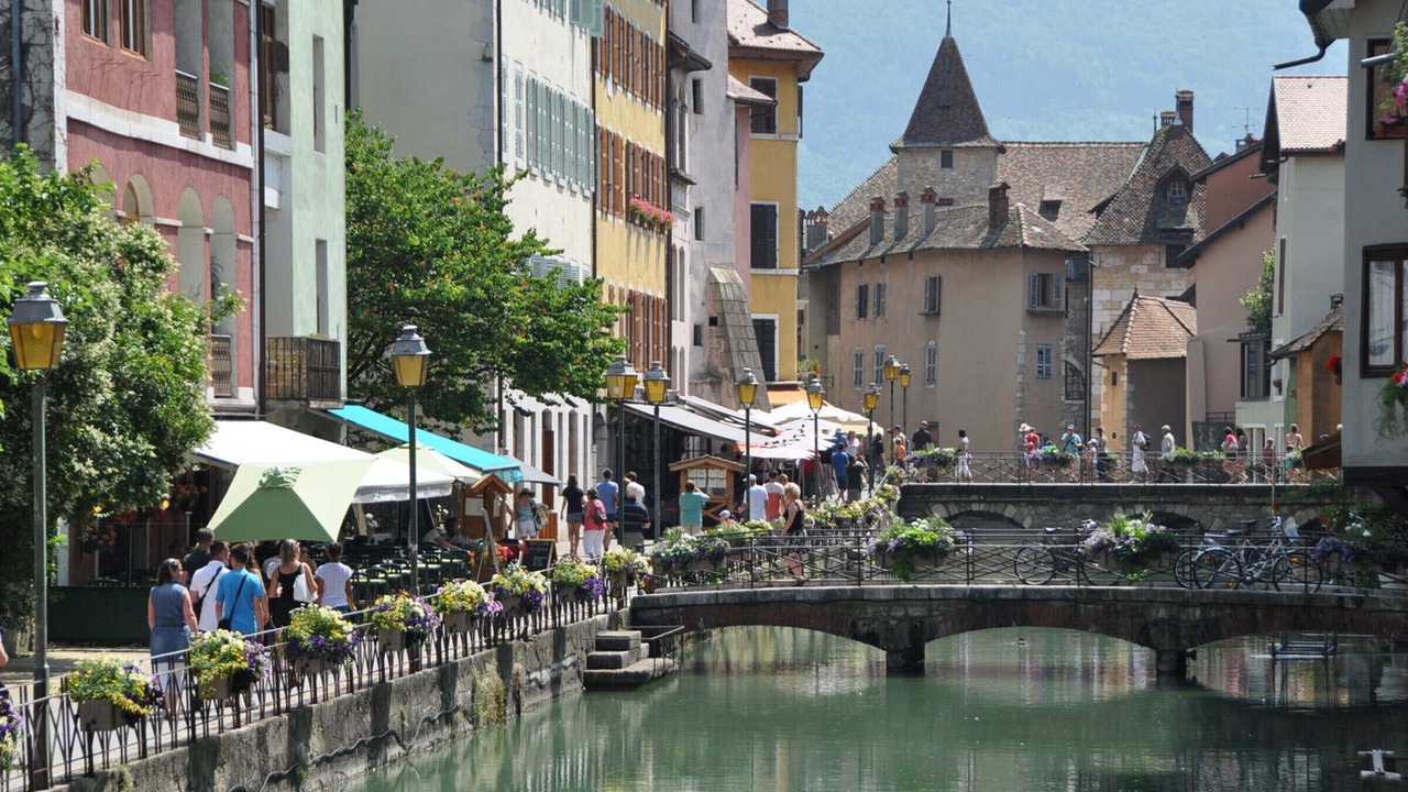 Photo of Others in Annecy