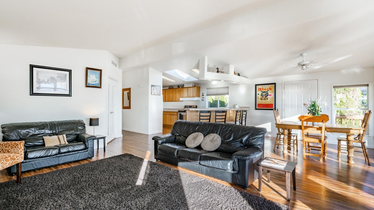 Photo of Livingroom in Birch Bay