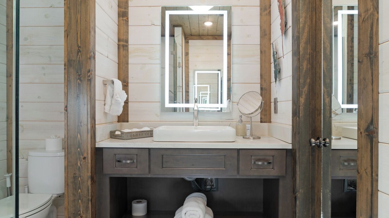 Photo of Bathroom in Hochatown