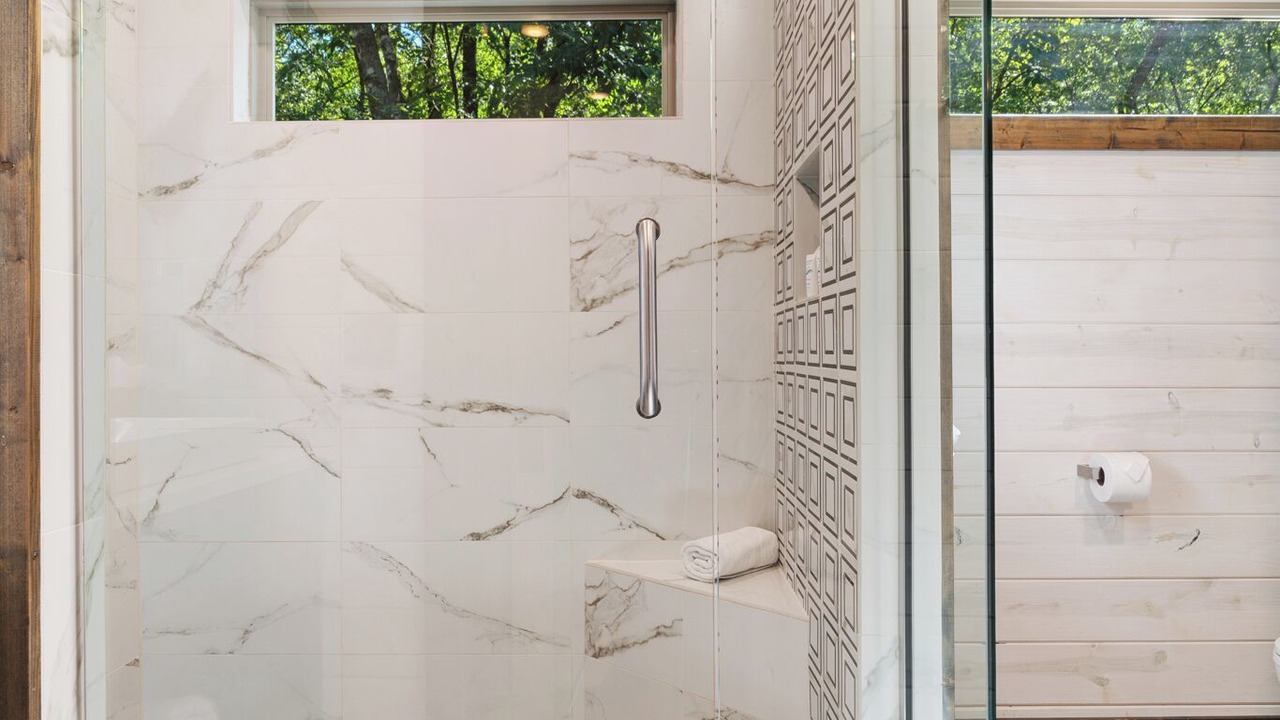 Photo of Bathroom in Hochatown